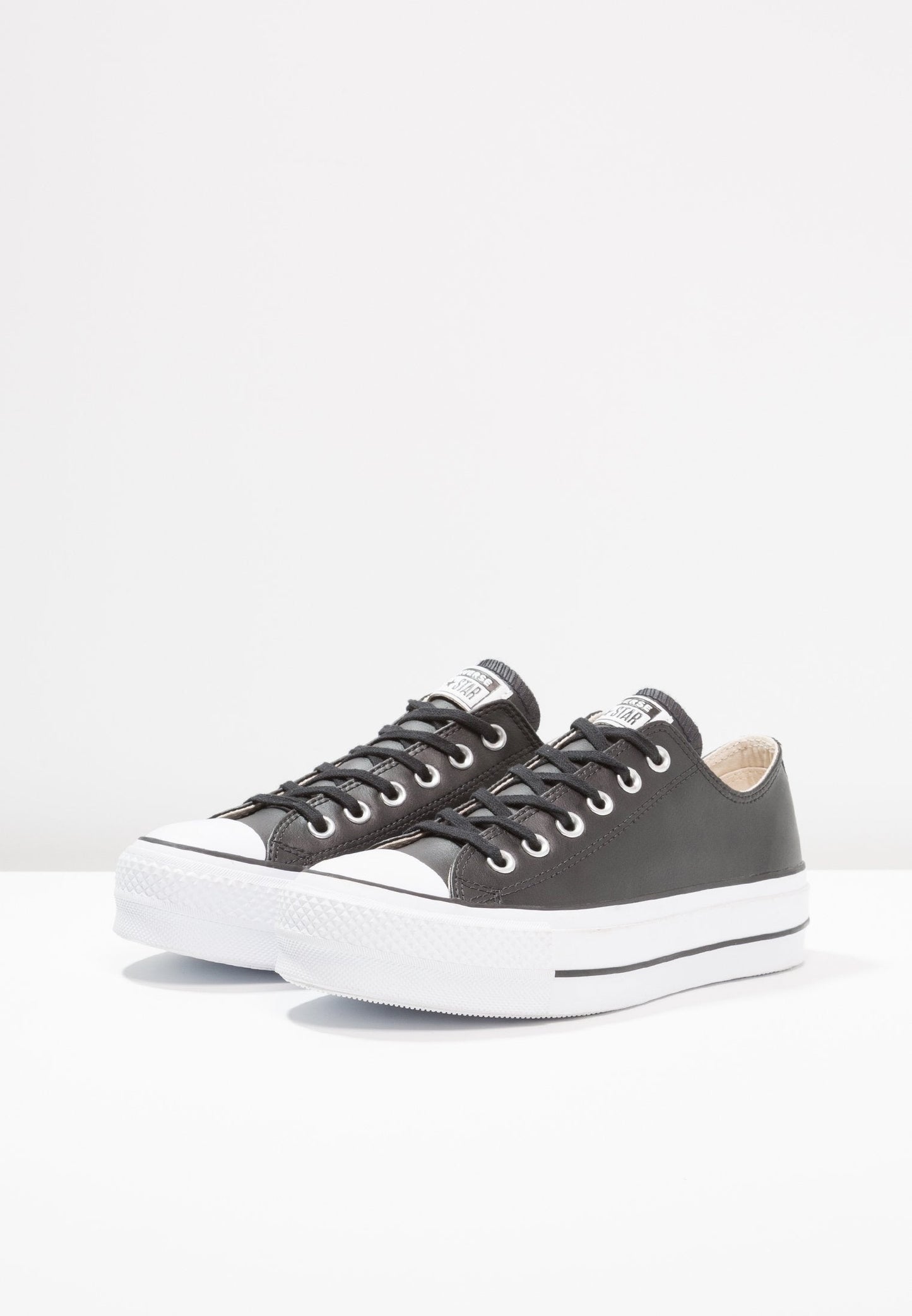 Chucks - All Star Plataforma PoliPiel Negra baja